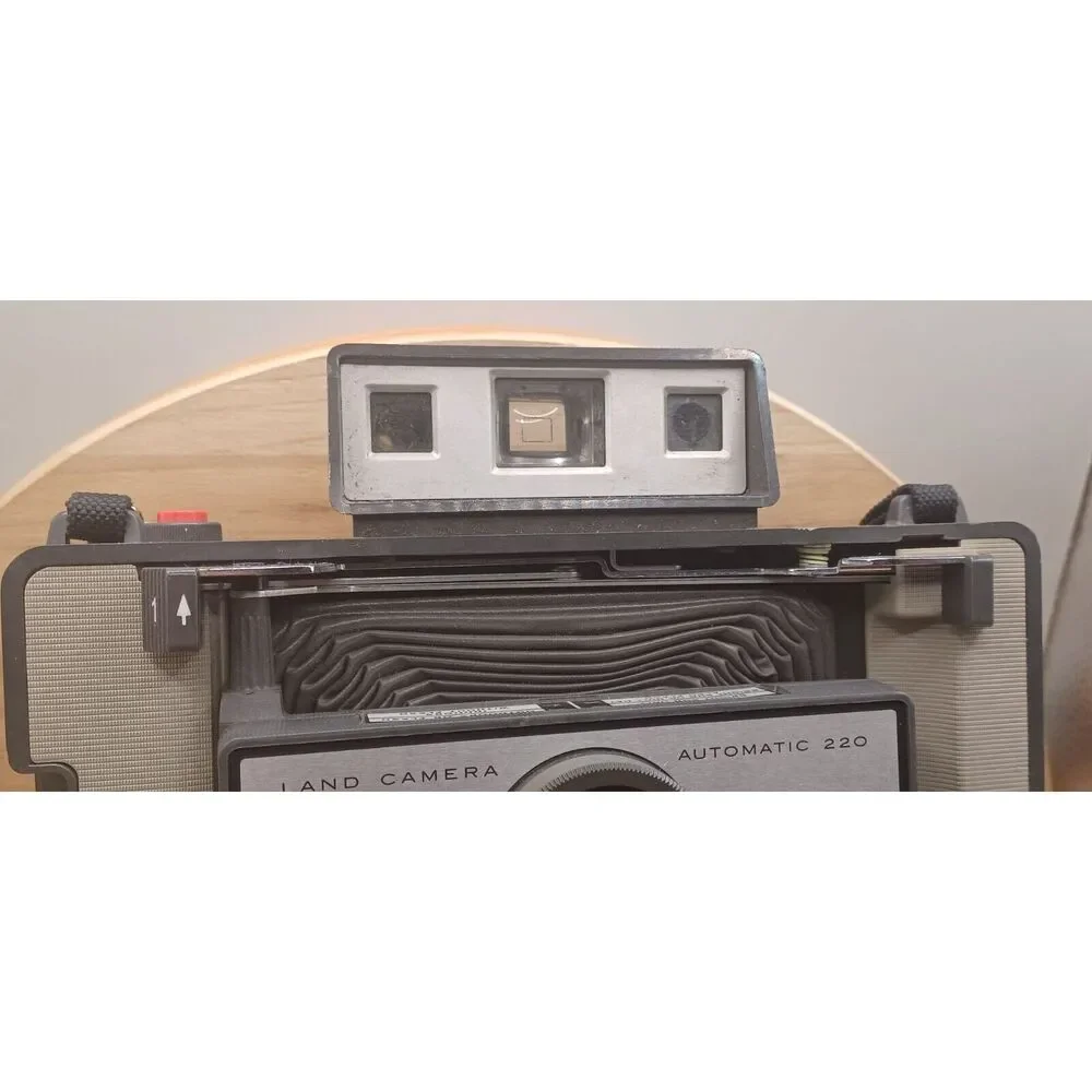 Vintage 1967 Polaroid Land Camera 220 Packfilm Camera